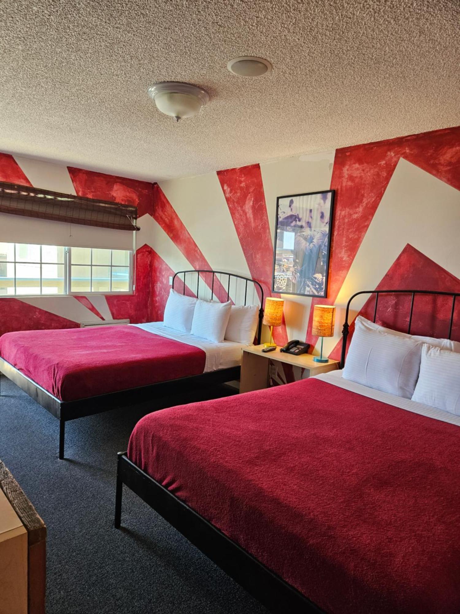 Huntington Surf Inn Huntington Beach Exterior photo